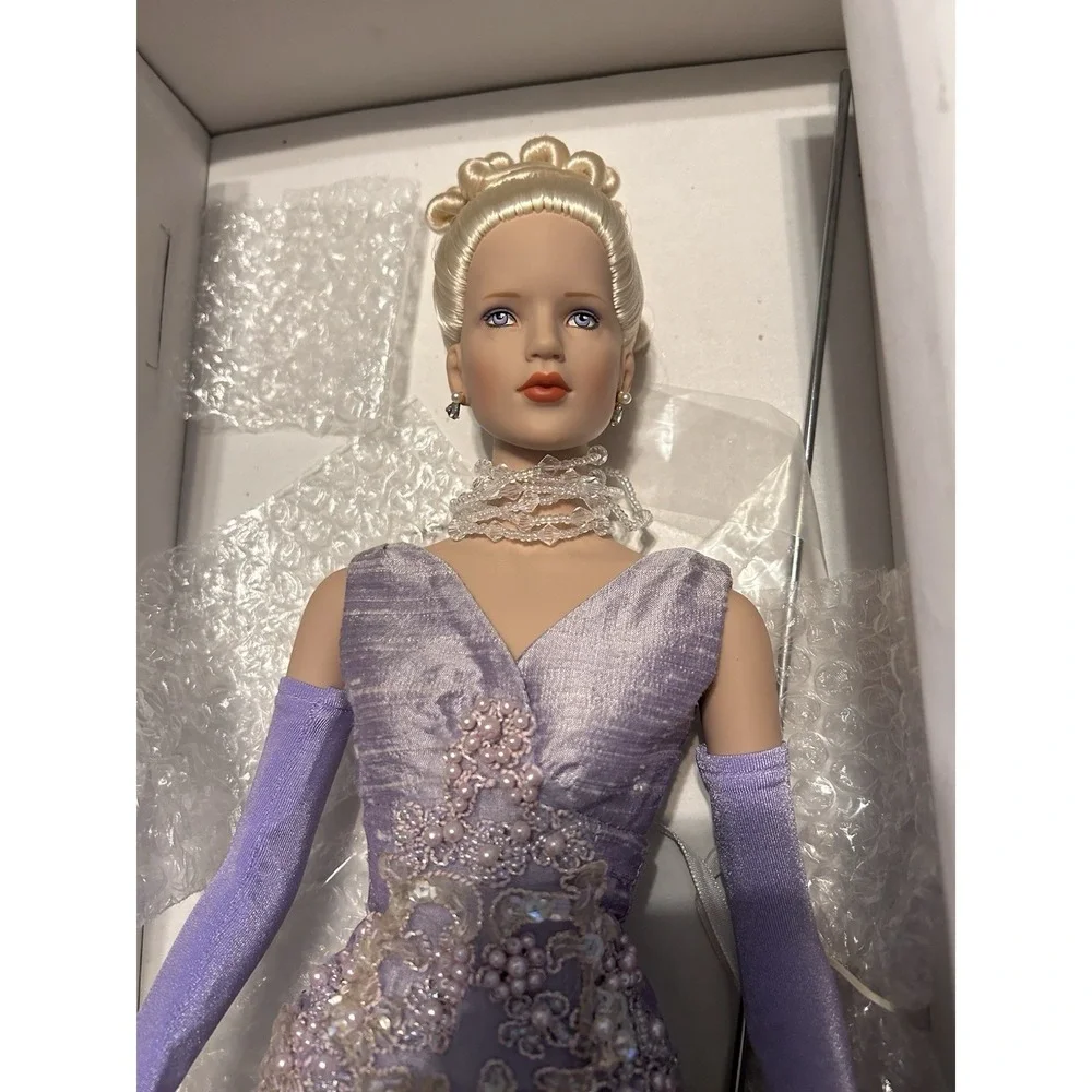 Robert Tonner Doll IRIS Limited Edition 19